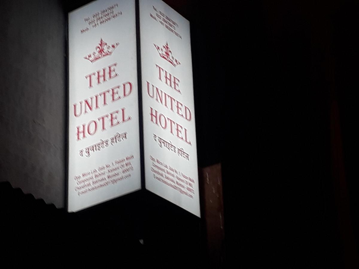 The United Hotel Bombaim Exterior foto